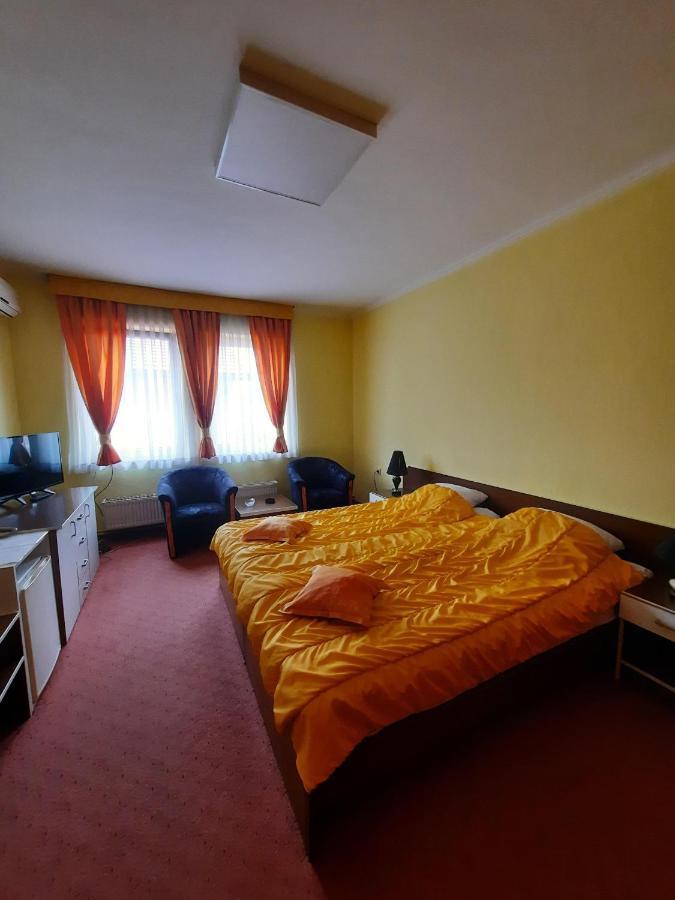 Motel Tiron Kakanj Εξωτερικό φωτογραφία